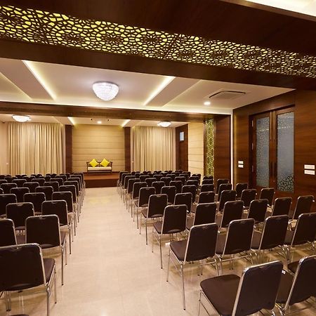 Hotel Kamar Residences And Banquets Chennai Eksteriør bilde